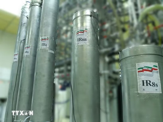 Iran kiên quyết bảo vệ quyền làm giàu urani và kiểm soát eo biển Hormuz